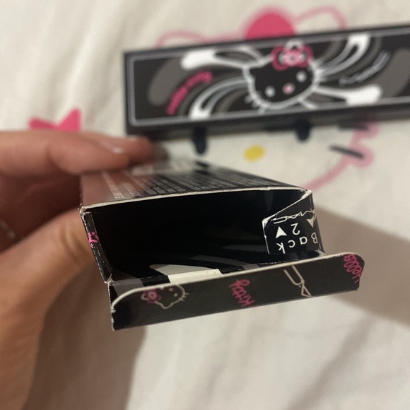 🎉HOST PICK🎉 NWT Exclusive hallow kitty eyeshadow palette - Picture 6 of 8